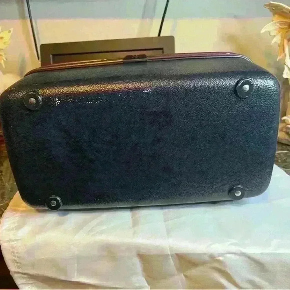 Samsonite Train/Make-Up Case - Picture 9 of 10